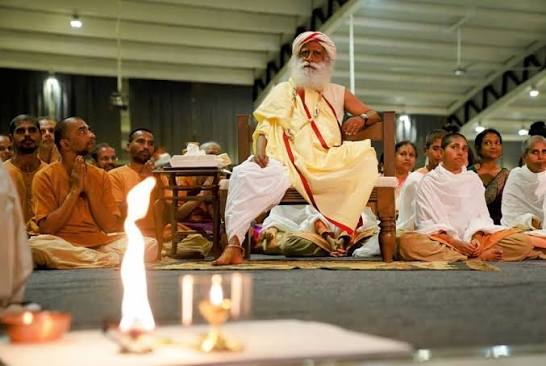 गुरु पूर्णिमा पर ईशा योग केंद्र से वैश्विक आयोजन, लाखों साधक जुड़े