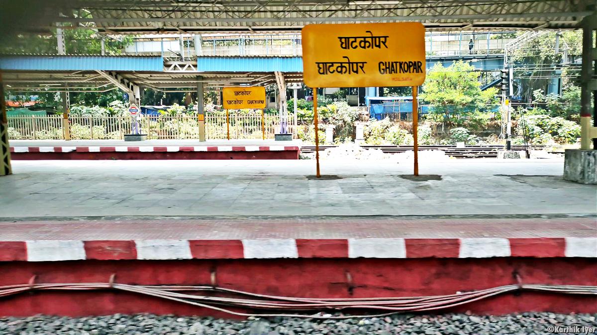 घाटकोपर में विशेष टिकट जांच अभियान, 265 पर कार्रवाई l